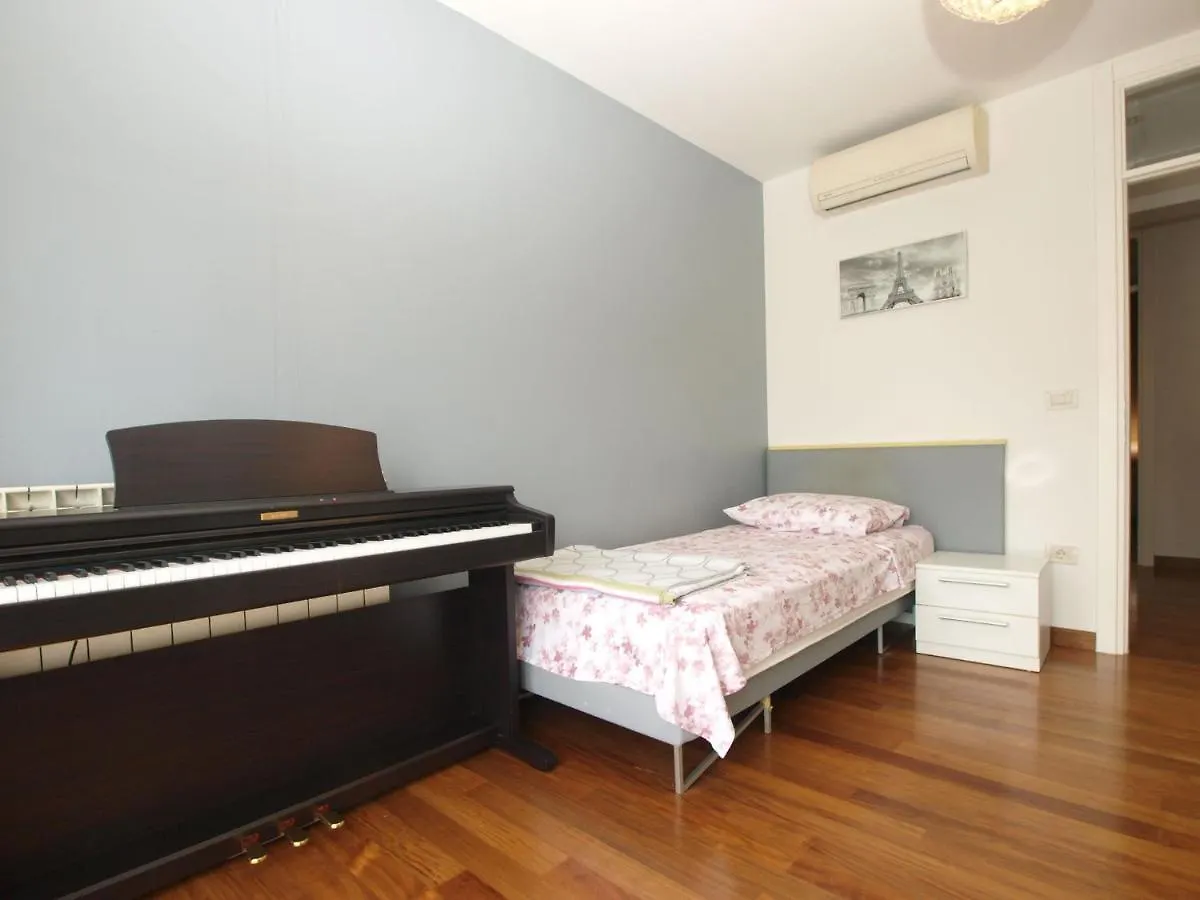 בית נופש PUY Villa Isabella 2103